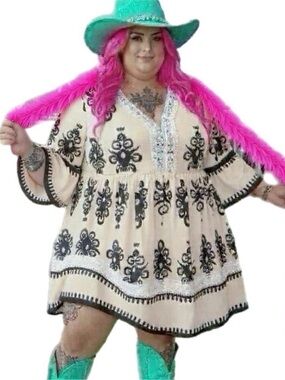 Betty Cream Boutique+ Faux Embroidered Cream: White Lace & Black Accents NWT 3X